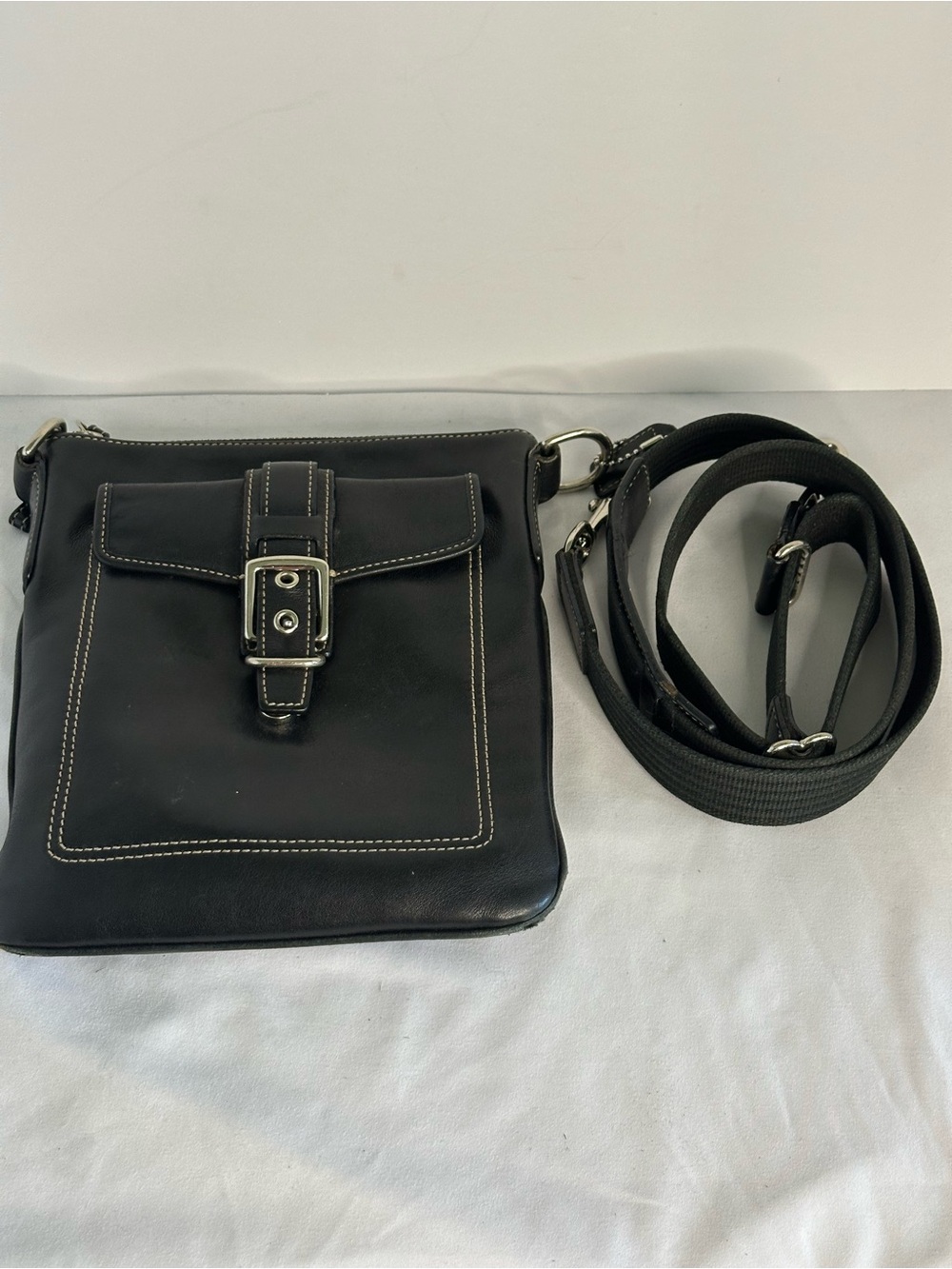 Coach Hampton Vintage Black Leather Crossbody with Front Buckle Pocket - Picture 3 of 9